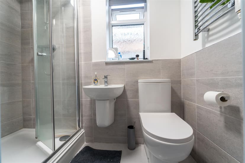 2, Luton Road - Image 8