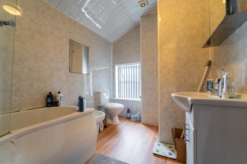 2, Luton Road - Image 7