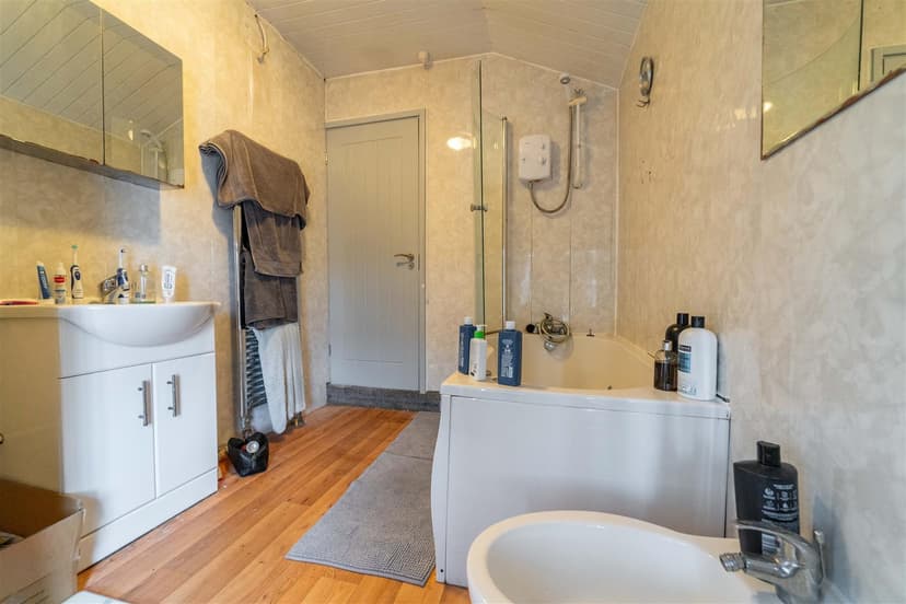 2, Luton Road - Image 6