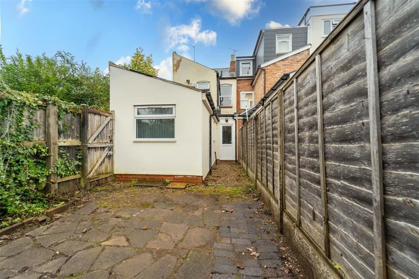 2, Luton Road - Image 2