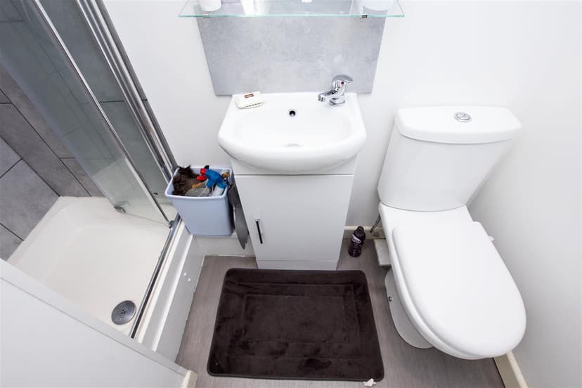 8, George Road - Image 3