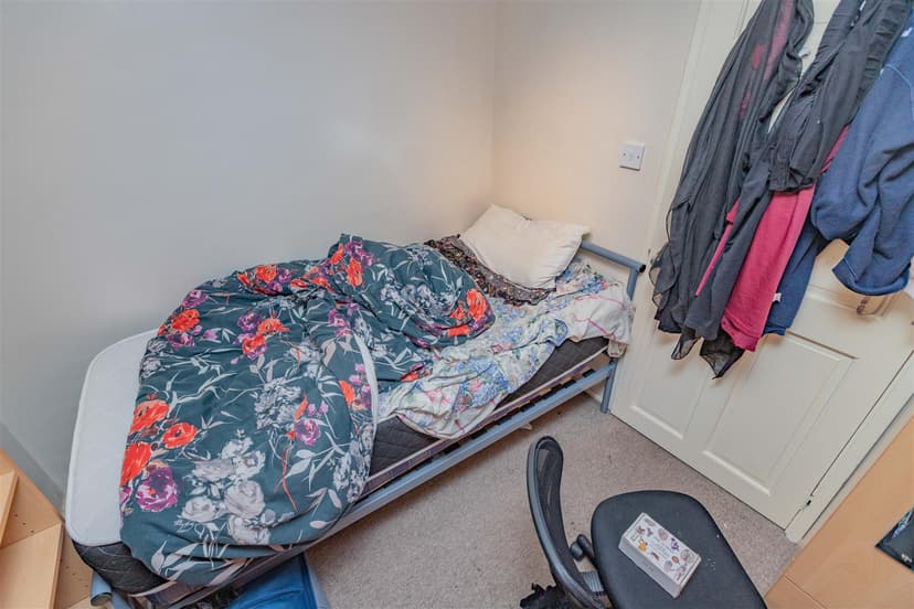 55, Roman Way - Image 2