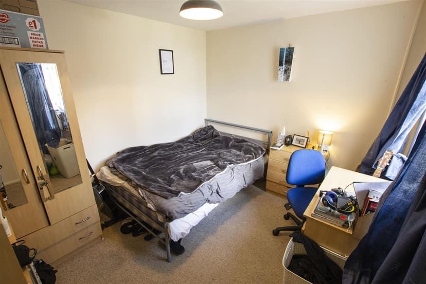 Sir Harrys Road - Image 13