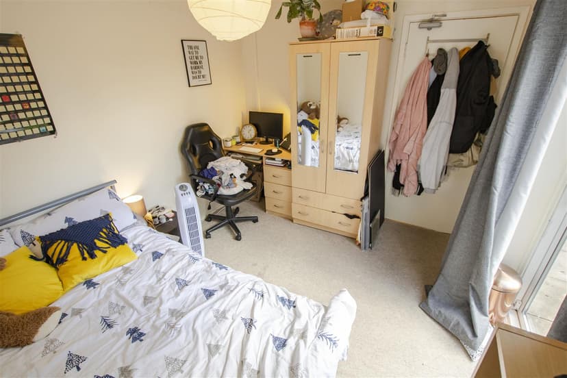 Sir Harrys Road - Image 12