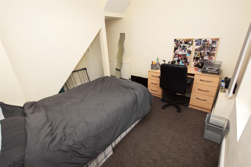 244, Hubert Road - Image 6