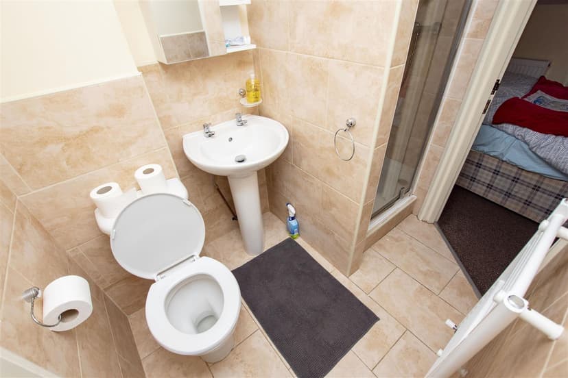 244, Hubert Road - Image 3