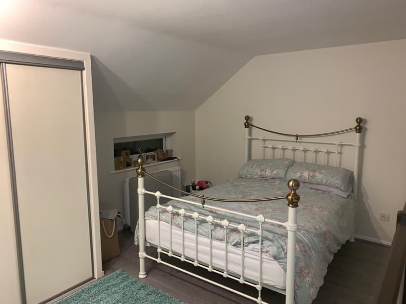 23, Raddlebarn Farm Drive - Image 2