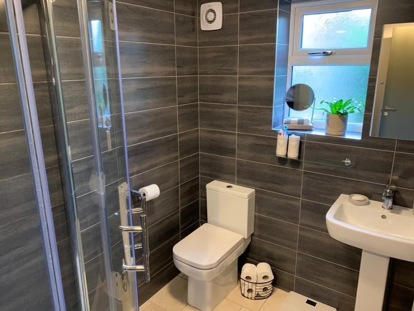 23, Raddlebarn Farm Drive - Image 1