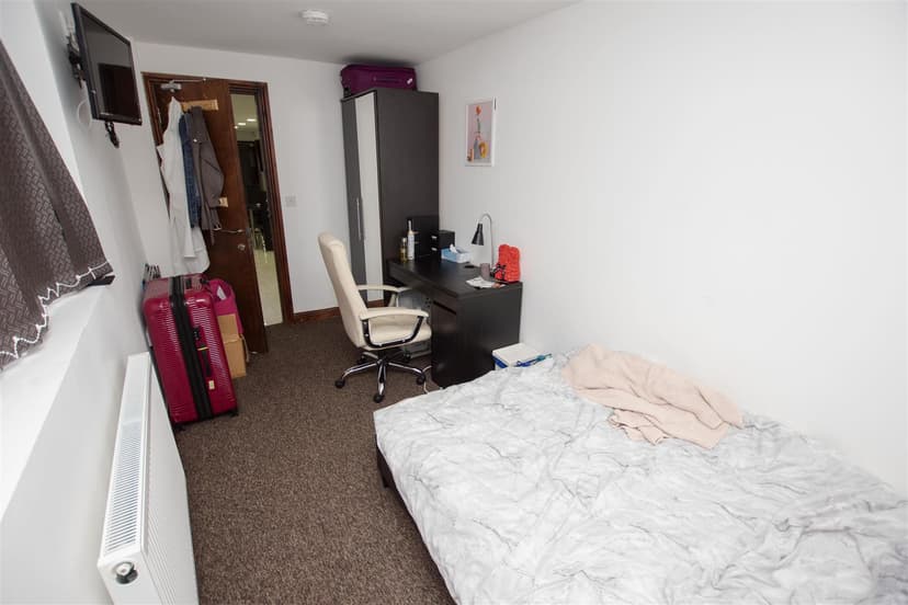 Tiverton Road - Image 5