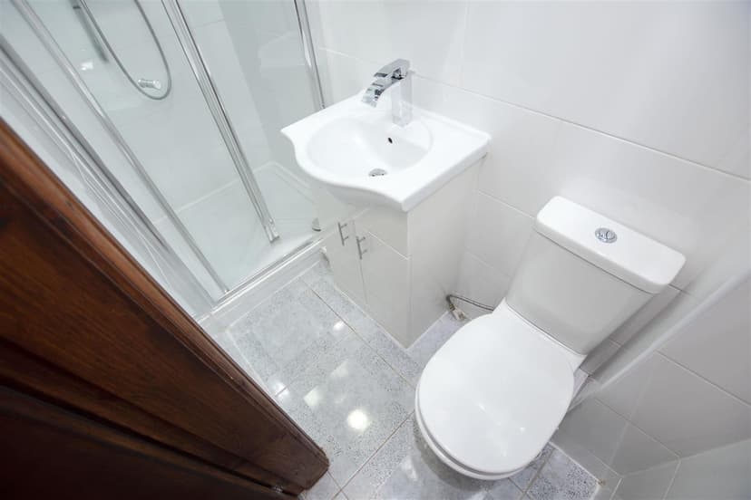 Tiverton Road - Image 4