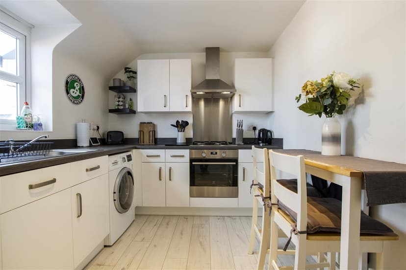 Apartmen, Escelie Way - Image 8