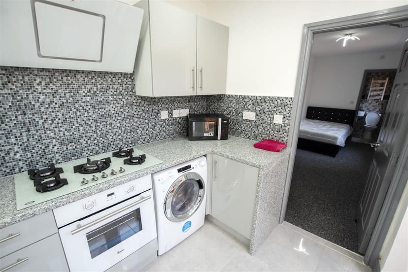 242, Heeley Road - Image 20