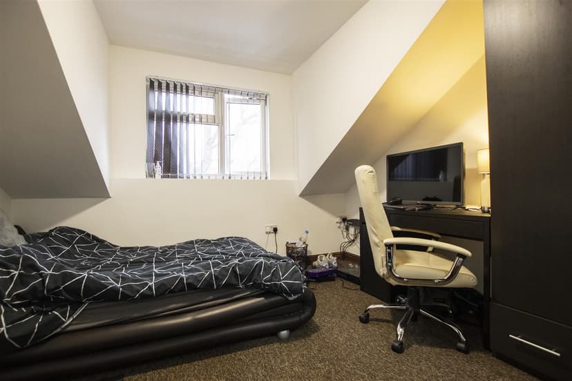 242, Heeley Road - Image 17