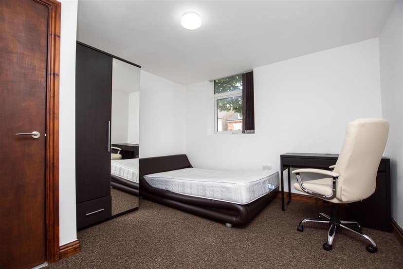 242, Heeley Road - Image 9