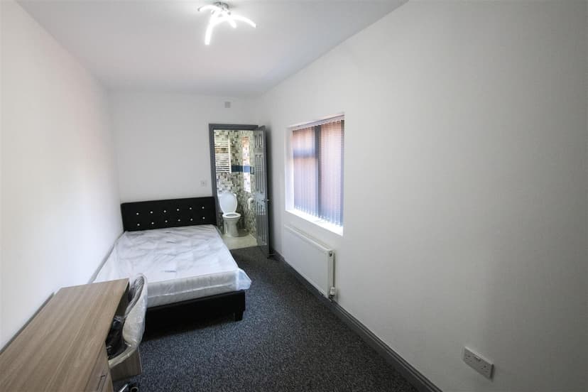 242, Heeley Road - Image 3