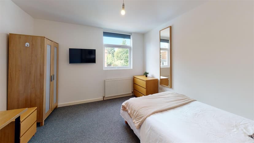 75, Hubert Road - Image 5