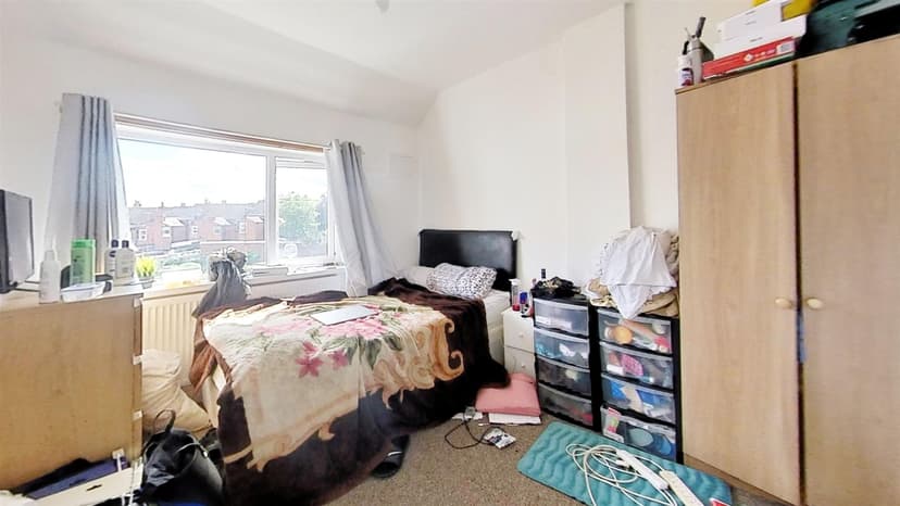 Tealby Grove - Image 8