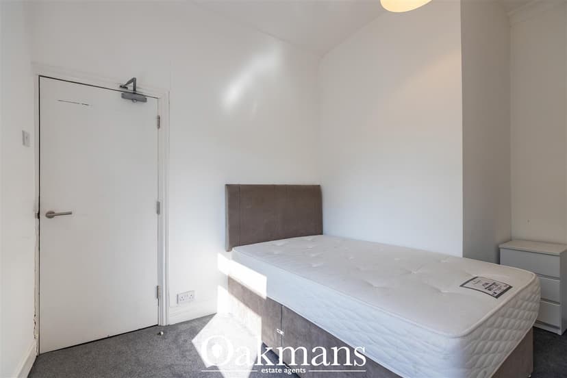 33, Summerfield Crescent - Image 9