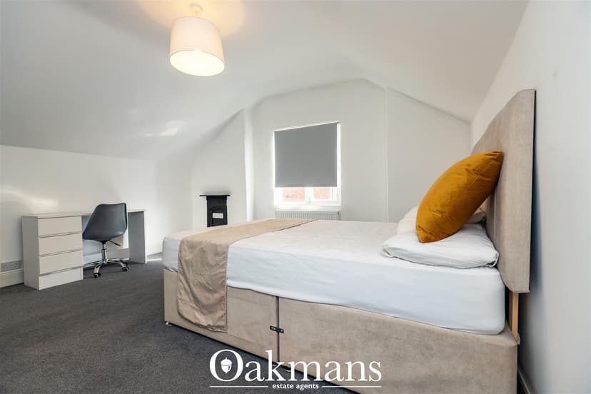 33, Summerfield Crescent - Image 4