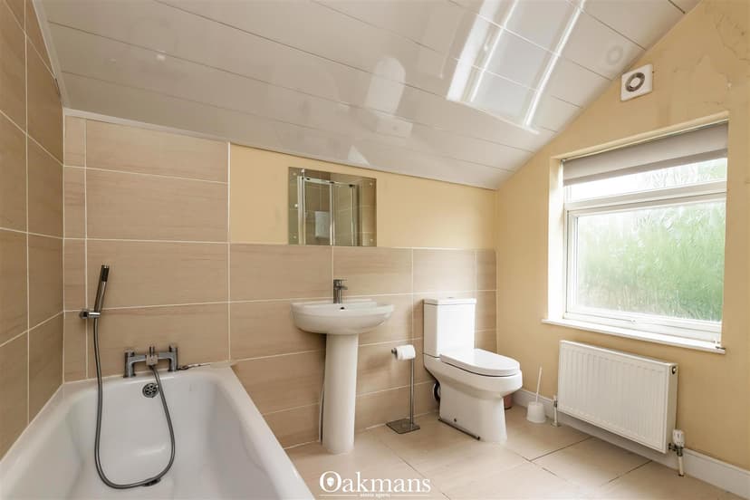 33, Summerfield Crescent - Image 2