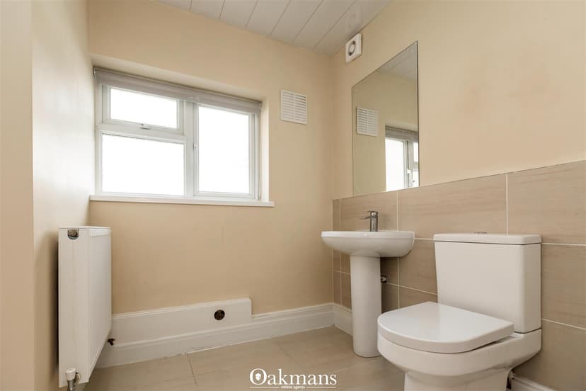 33, Summerfield Crescent - Image 1