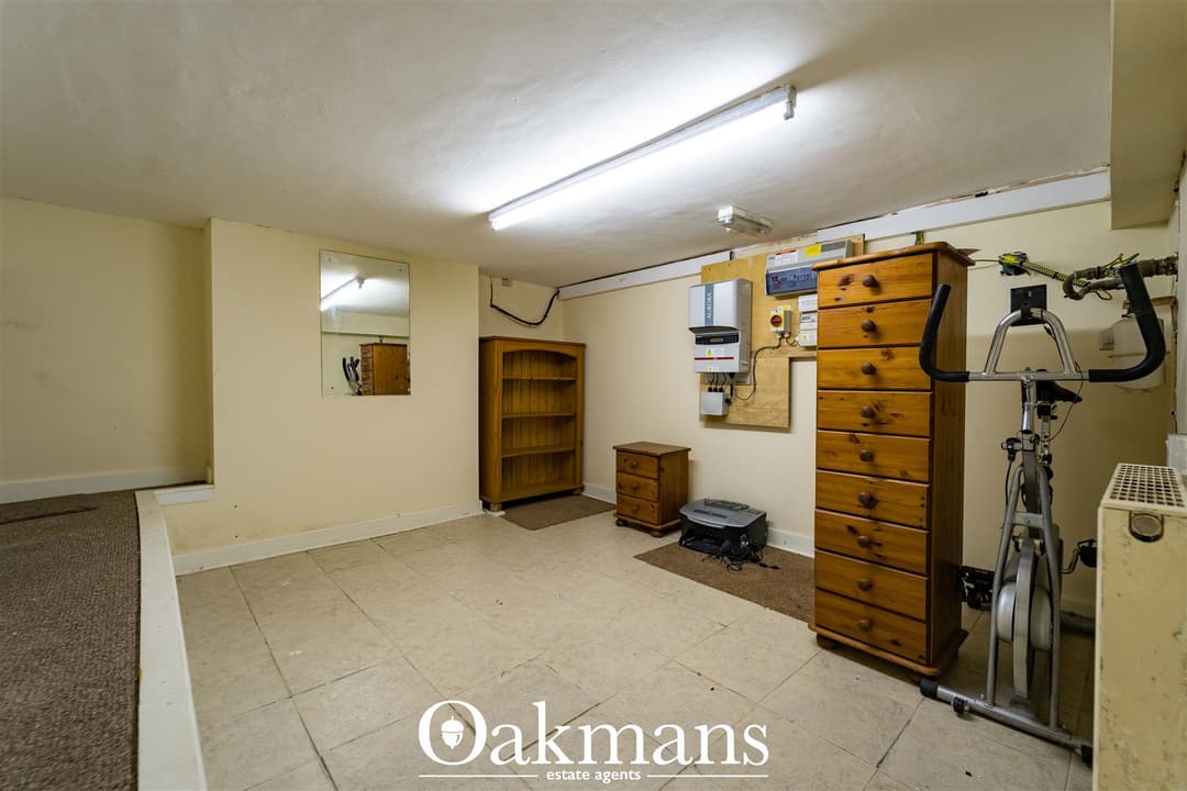 27a, Summerfield Crescent