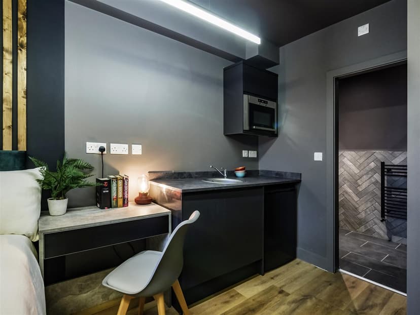 Room 2, 666 Pershore Road - Image 18