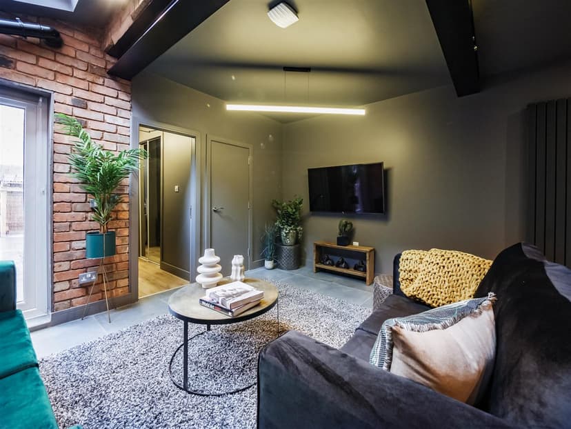 Room 2, 666 Pershore Road - Image 9