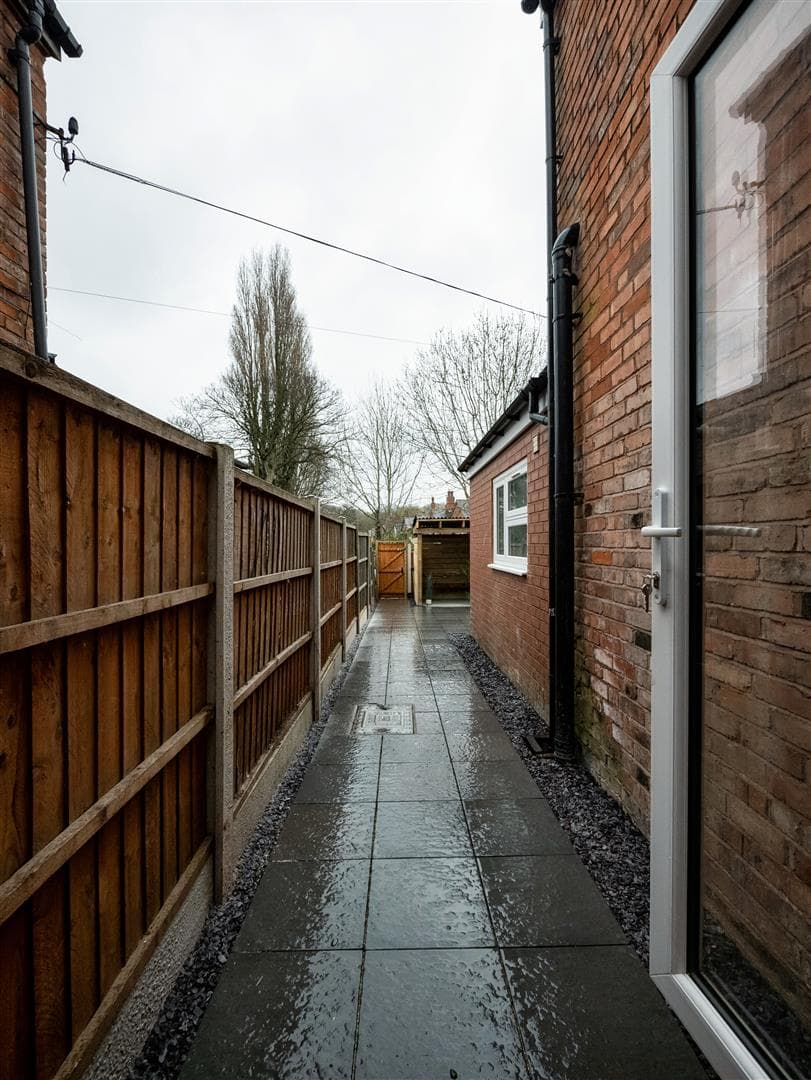 Room 2, 666 Pershore Road - Image 3