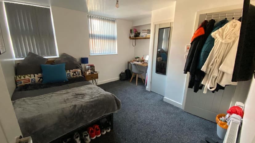 12, Daisy Road - Image 1