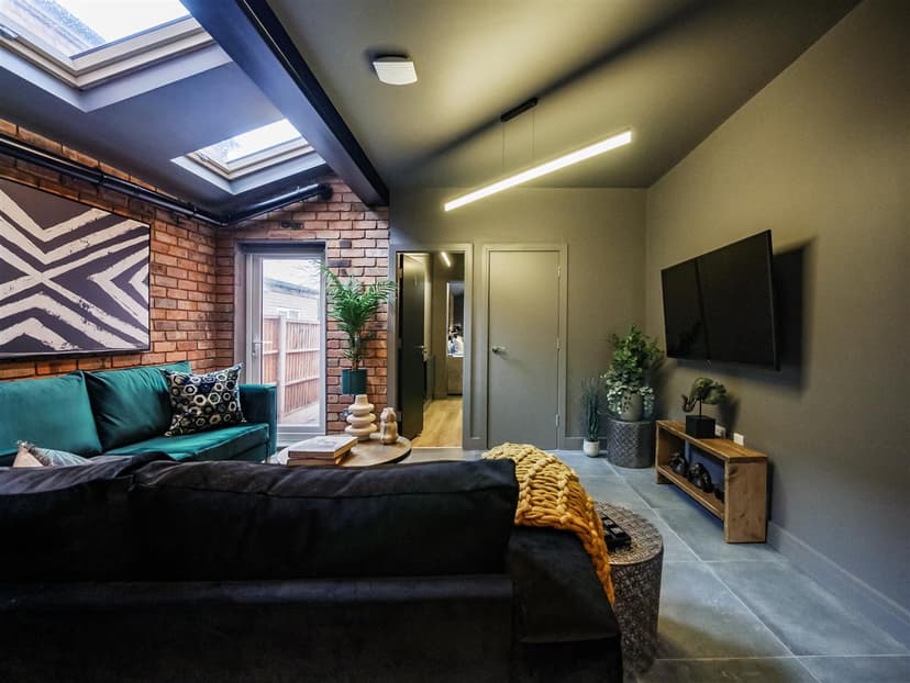 Room 6, 666 Pershore Road - Image 3