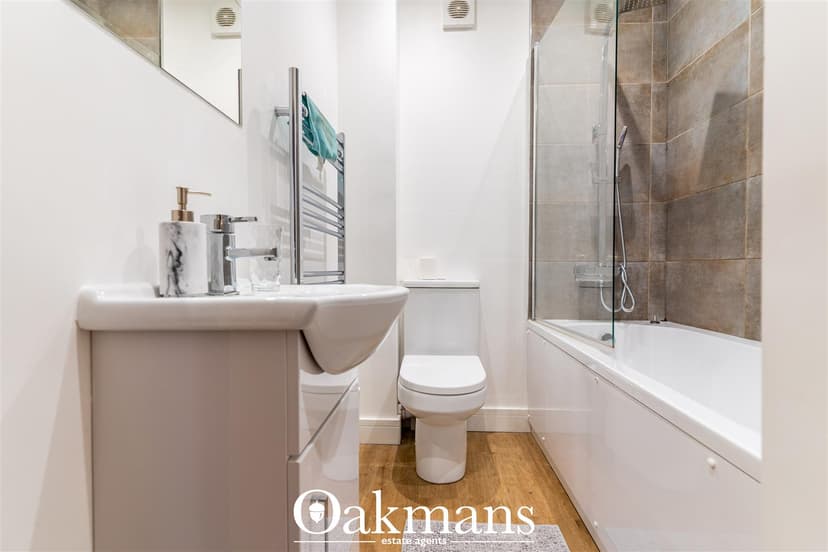 25A, Harold Road - Image 16