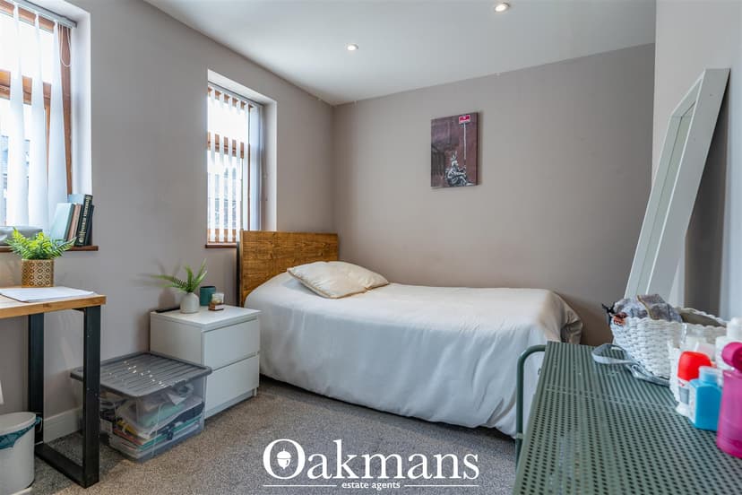 25A, Harold Road - Image 13