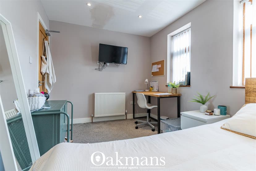 25A, Harold Road - Image 12