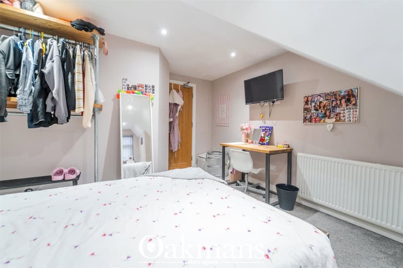 25A, Harold Road - Image 3