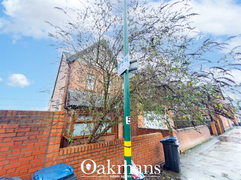 25A, Harold Road - Image 1