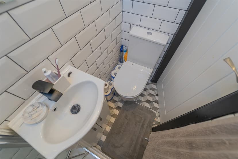 9, Daisy Road - Image 12