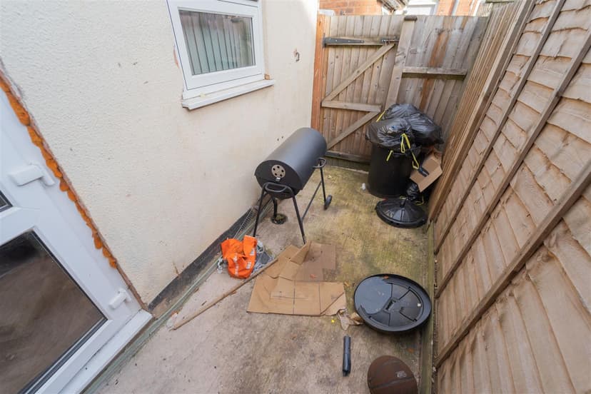 9, Daisy Road - Image 1