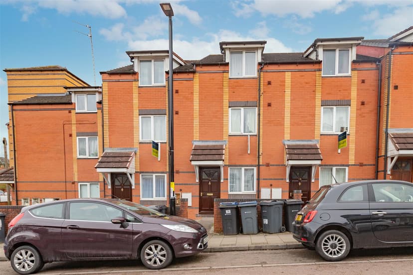 1B, Exeter Road - Image 21