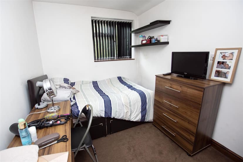 141, Heeley Road - Image 6