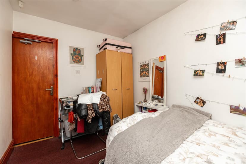 10, Frederick Road - Image 2