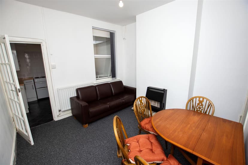 Winnie Road - Image 6