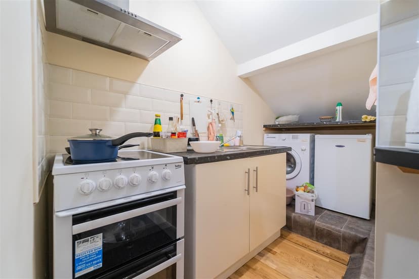 39, Dawlish Road - Image 2