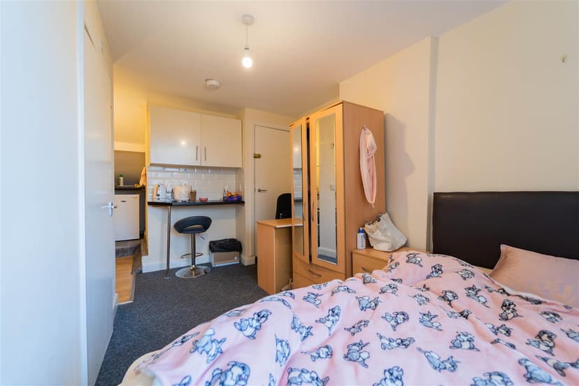 39, Dawlish Road - Image 1