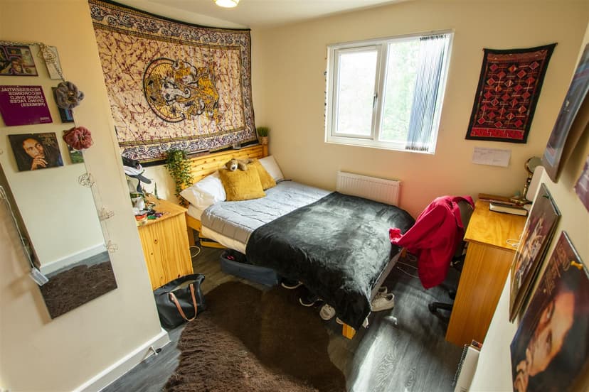 228, Hubert Road - Image 7