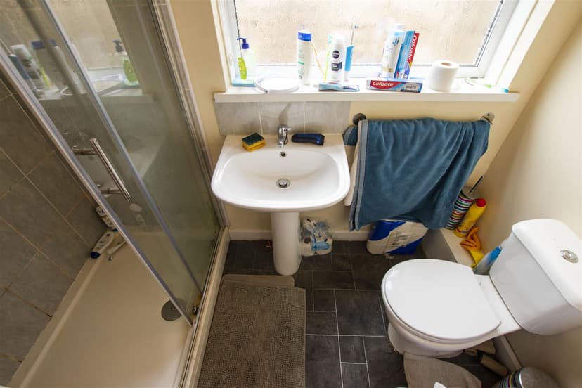 228, Hubert Road - Image 6