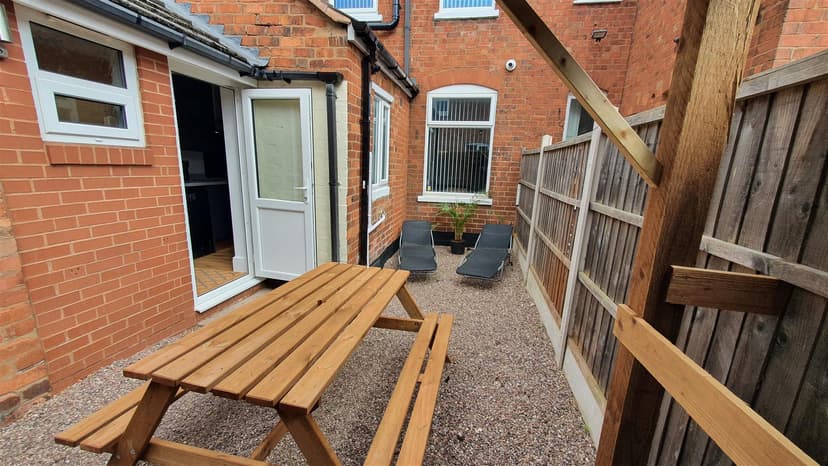 2, Eldon Road - Image 1