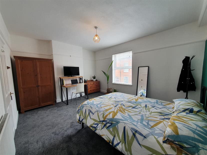 4, Reservoir Retreat - Image 8