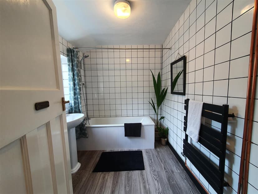 4, Reservoir Retreat - Image 5