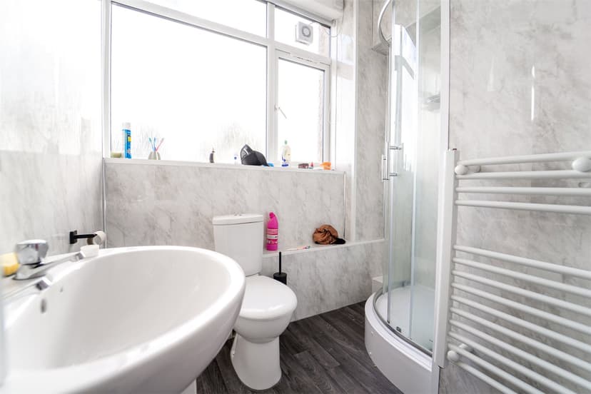 Flat A, 113-115 Holloway House, Holloway Head - Image 16